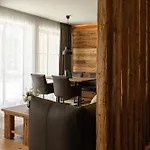 Denisl Apartamento *
